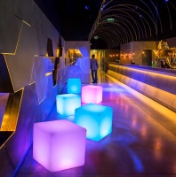 Светильник Куб 80 с питанием от АКБ, RGB Светильник Куб 80 с питанием от АКБ, RGB